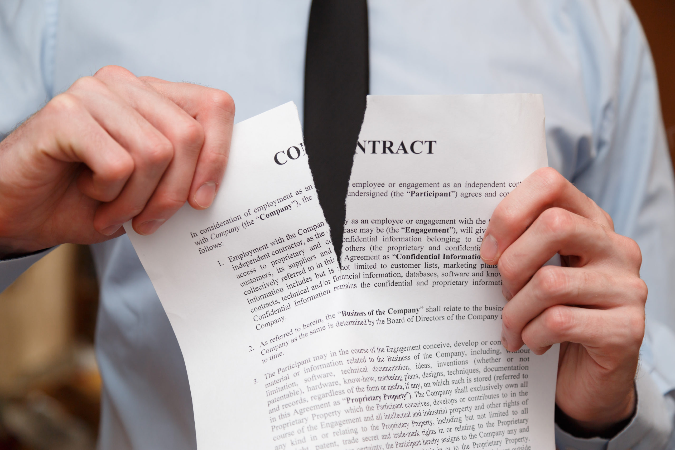 Cómo manejar el incumplimiento de contrato en propiedades de alquiler